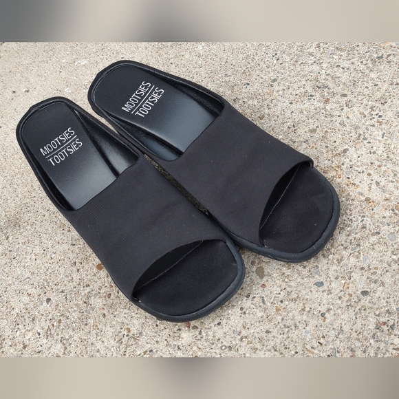 Mootsies Tootsies Freddi Black Banded Chunk Heel, Size 8, Black - Picture 7 of 15